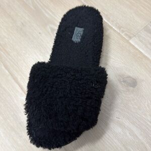 Black furry ugg slippers slides